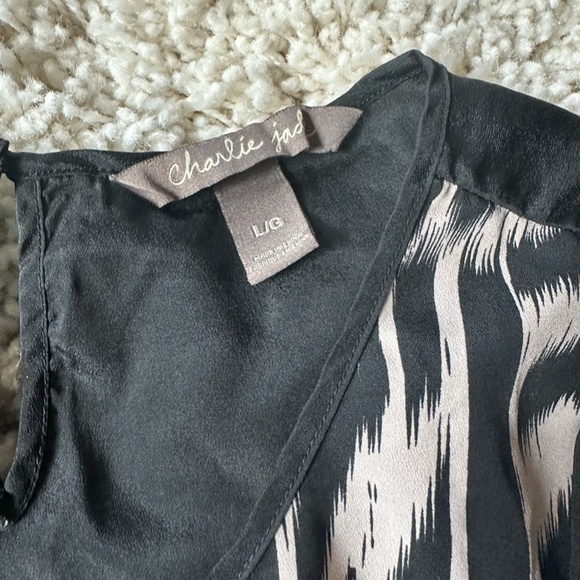 Charlie Jade vintage color block animal print vintage simple easy top. - Picture 3 of 3